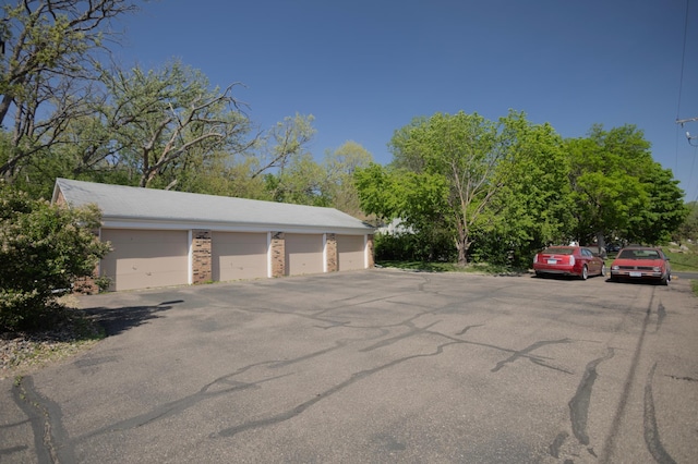 1345 Crestridge Ln Unit 203, Eagan, MN 55123 - view of garage