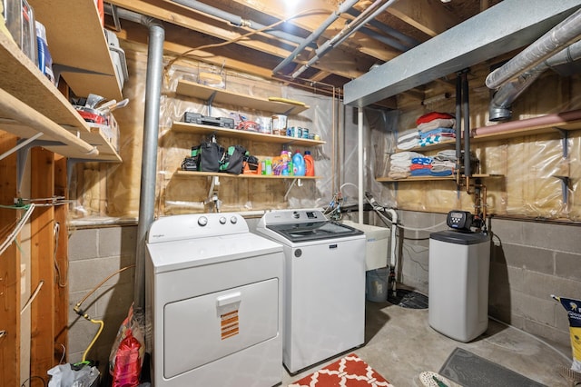 1428 Willow Creek Ln, Shoreview, MN 55126 - laundry room with separate washer and dryer