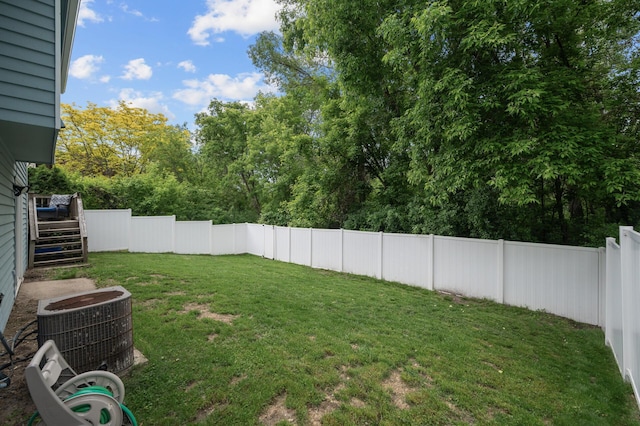 1428 Willow Creek Ln, Shoreview, MN 55126 - view of yard featuring central AC
