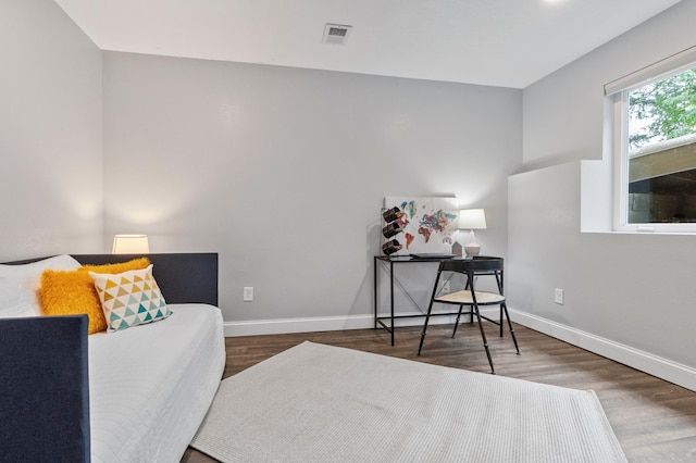 2820 Wilderness Ridge Rd SE, Alexandria, MN 56308 - living area with wood finished floors