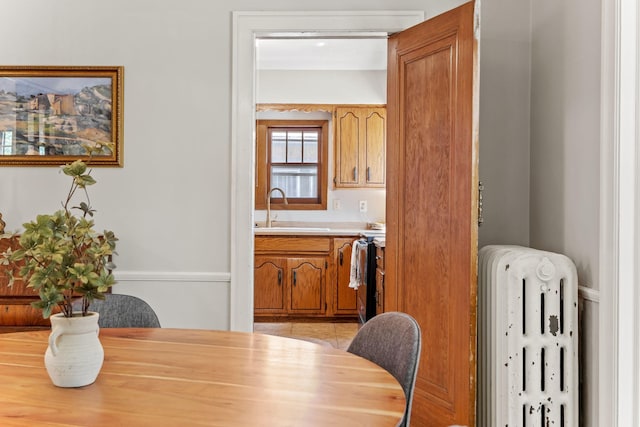 2901 Vincent Ave N, Minneapolis, MN 55411 - dining room with radiator