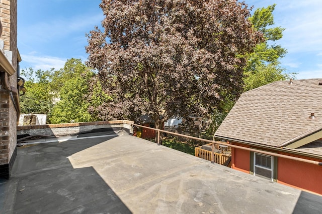 2901 Vincent Ave N, Minneapolis, MN 55411 - view of patio / terrace