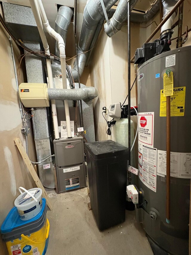 40 Broadway, Plainview, MN 55964 - utility room with gas water heater
