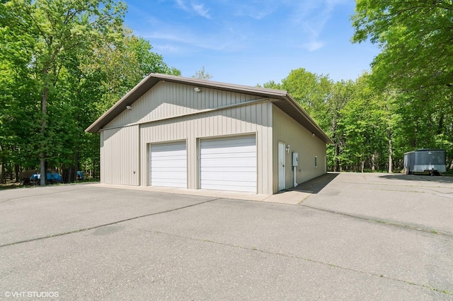 28075 Zuni St NW, Isanti, MN 55040 - view of detached garage