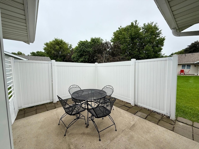 2705 6th St SW, Willmar, MN 56201 - view of patio / terrace with outdoor dining area
