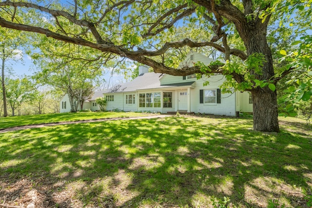 1429 20th St SW, Rochester, MN 55902 - traditional-style home with a front yard