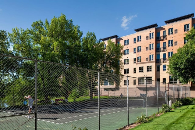 6566 France Ave S Unit 805, Edina, MN 55435 - view of tennis court