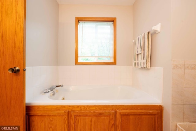 155 Palomino Ln, Lino Lakes, MN 55014 - bathroom with a bath and tile walls