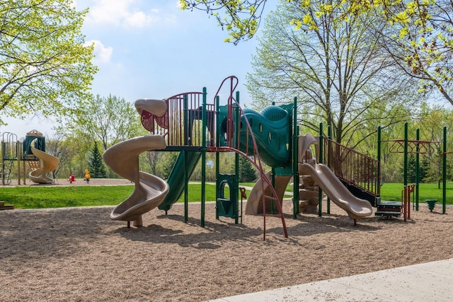 2715 Autumn Woods Dr, Chaska, MN 55318 - view of community playground
