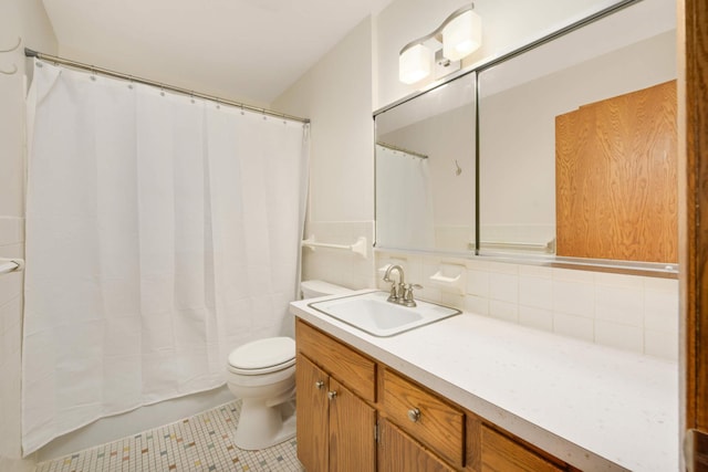 2479 Oxford St N, Roseville, MN 55113 - bathroom with toilet, tasteful backsplash, vanity, tile patterned flooring, and a shower with curtain