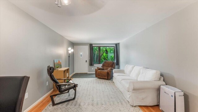 305 Arcadian Pl Unit 1, Buffalo, MN 55313 - living area with wood finished floors and baseboards