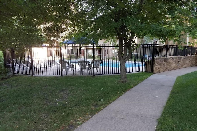 2250 Ridge Dr Unit 11, Saint Louis Park, MN 55416 - view of gate