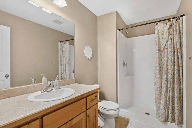 23141 Hilo Ave N, Forest Lake, MN 55025 - full bath featuring curtained shower, toilet, and vanity