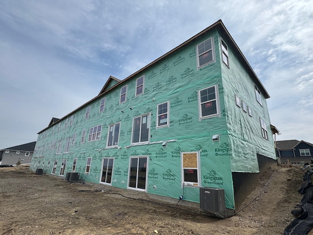 1736 Tyrone Dr, Shakopee, MN 55379 - view of building exterior featuring central air condition unit