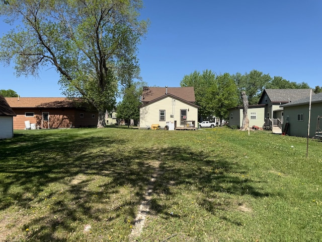 408 Jefferson St, Minneota, MN 56264 - view of green lawn
