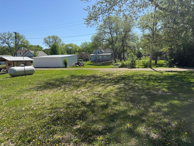 408 Jefferson St, Minneota, MN 56264 - view of green lawn
