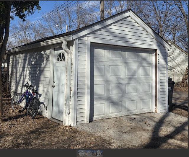 detached garage with driveway