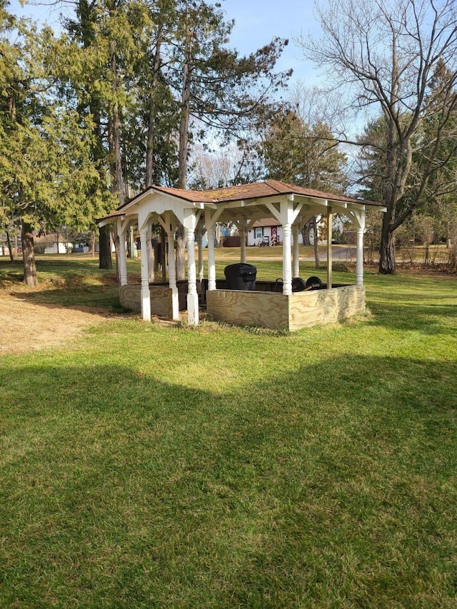 103 4th St, Grand Rapids, MN 55744 - view of property's community featuring a gazebo and a yard