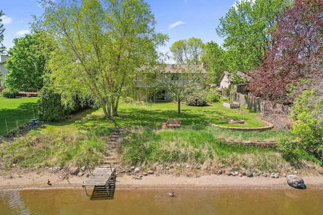 view of yard featuring a water view