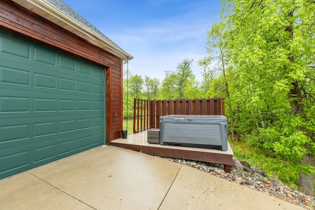 5784 Mcgowan Rd, Brainerd, MN 56401 - garage featuring concrete driveway