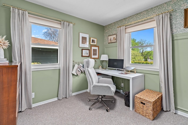 816 5th St S, Stillwater, MN 55082 - carpeted office space with wallpapered walls and baseboards