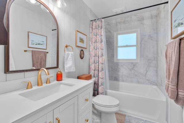 816 5th St S, Stillwater, MN 55082 - bathroom featuring toilet, shower / tub combo, vanity, and wood finished floors