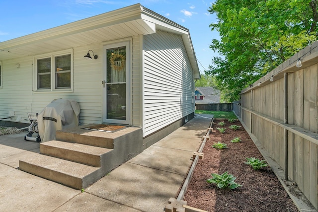 816 5th St S, Stillwater, MN 55082 - doorway to property with fence