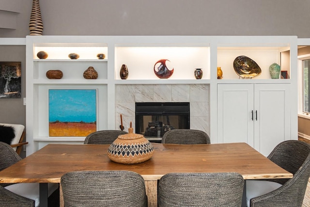 2 Edgcumbe Pl, Saint Paul, MN 55116 - dining area with a tiled fireplace