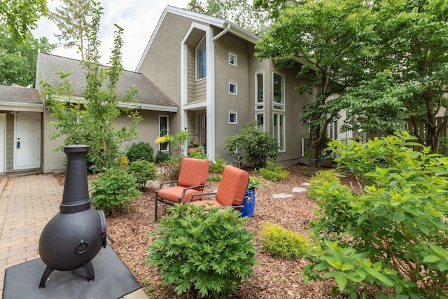 2 Edgcumbe Pl, Saint Paul, MN 55116 - view of front of home featuring stucco siding