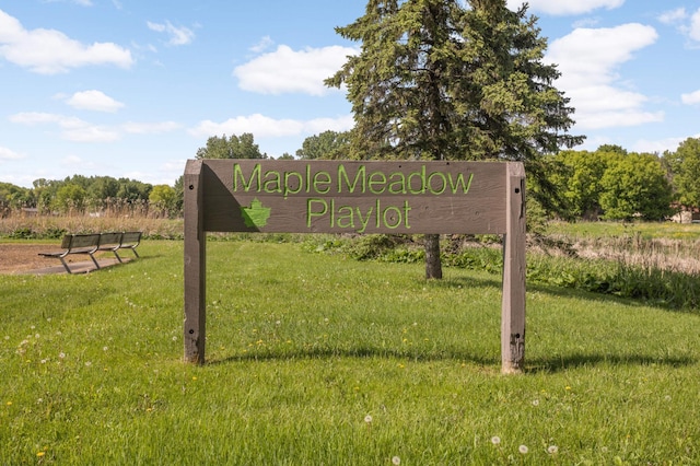 12037 Robin Rd, Maple Grove, MN 55369 - community / neighborhood sign featuring a lawn