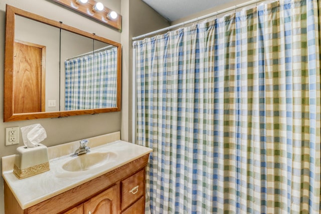 20473 Leisure Dr, Pelican Rapids, MN 56572 - full bath with vanity and curtained shower