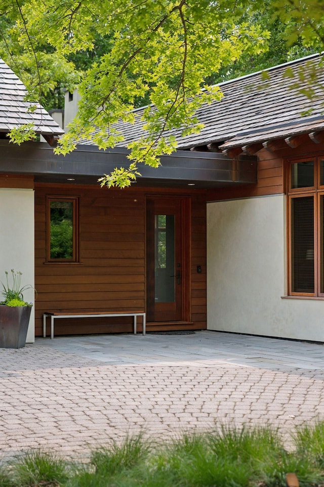 20545 Linden Rd, Deephaven, MN 55331 - entrance to property with stucco siding