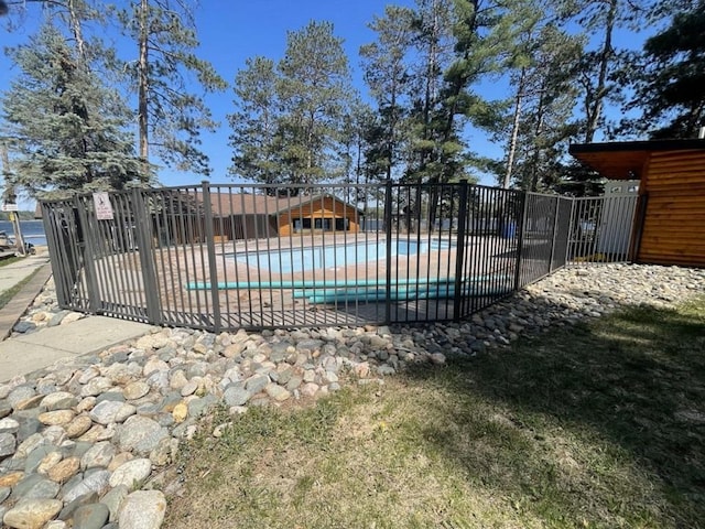 25186 US-71 # 18, Park Rapids, MN 56470 - community pool with fence