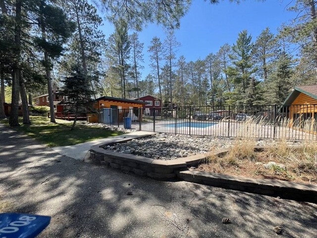 25186 US-71 # 18, Park Rapids, MN 56470 - community pool with fence