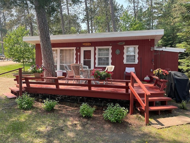 25186 US-71 # 18, Park Rapids, MN 56470 - view of front of house with a deck