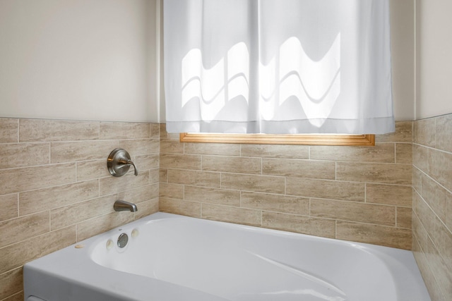 2737 Faulkner Dr, Chaska, MN 55318 - full bath featuring a garden tub