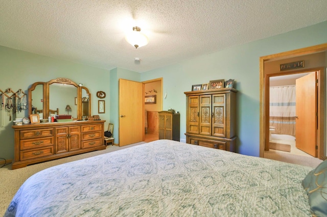 2506 Woodridge Ln, Brainerd, MN 56401 - carpeted bedroom featuring a textured ceiling and ensuite bath