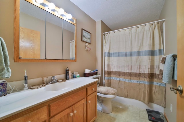 2506 Woodridge Ln, Brainerd, MN 56401 - full bath with toilet, vanity, and a textured ceiling