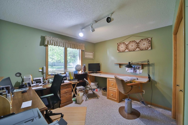2506 Woodridge Ln, Brainerd, MN 56401 - carpeted office featuring a textured ceiling and track lighting