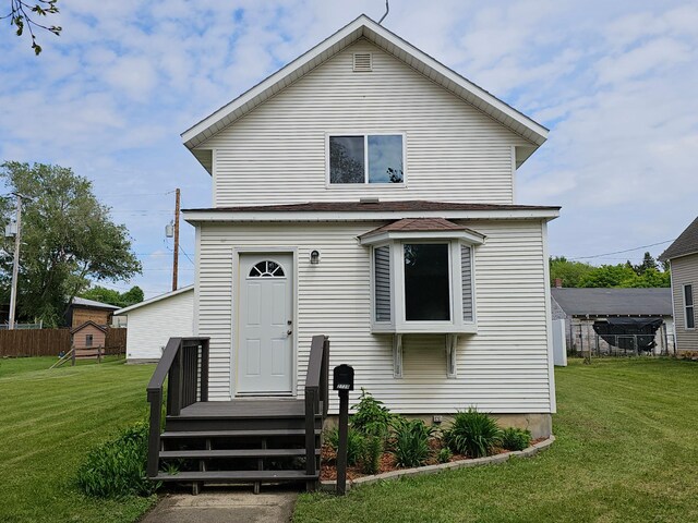 2729 King Ave, Slayton, MN 56172 - view of front of house