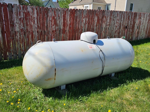 2729 King Ave, Slayton, MN 56172 - exterior view of propane tank