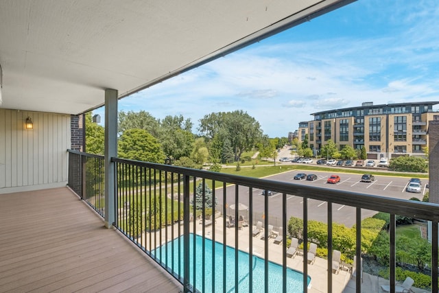 4820 Park Commons Dr Unit 329, Saint Louis Park, MN 55416 - balcony with view of pool