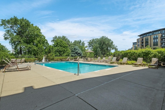 4820 Park Commons Dr Unit 329, Saint Louis Park, MN 55416 - community pool with a patio
