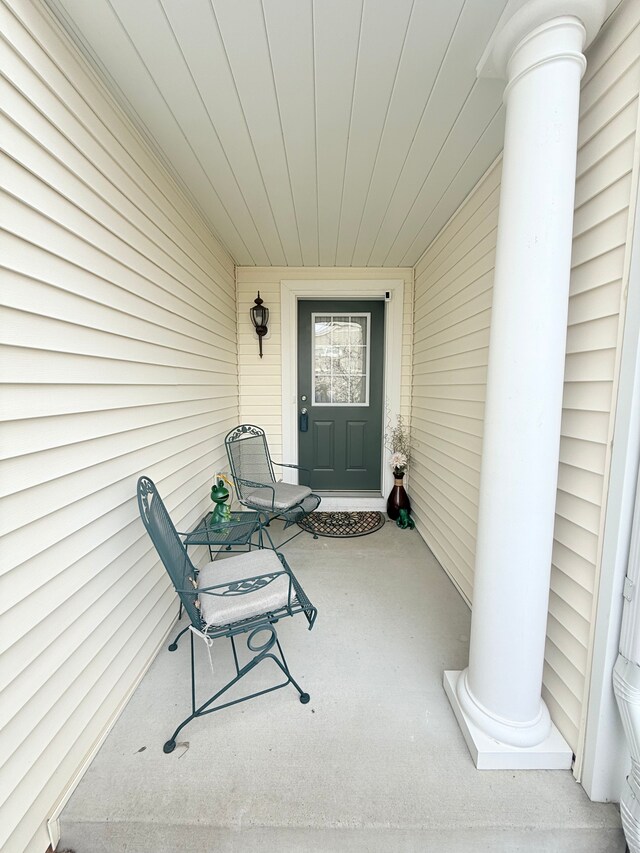 5173 Farnham Dr N, Hugo, MN 55038 - view of exterior entry featuring a porch