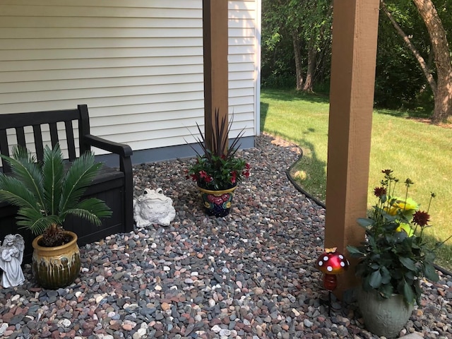 5173 Farnham Dr N, Hugo, MN 55038 - view of grassy yard