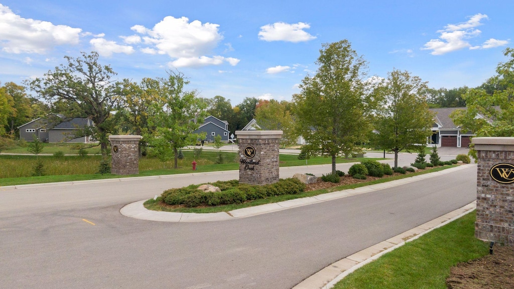 101 Forest Ct, Waconia, MN 55387