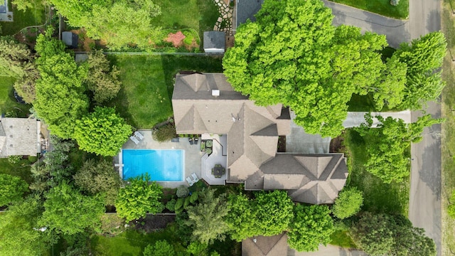 154 Babcock Ln, Wayzata, MN 55391 - aerial view of a pool area