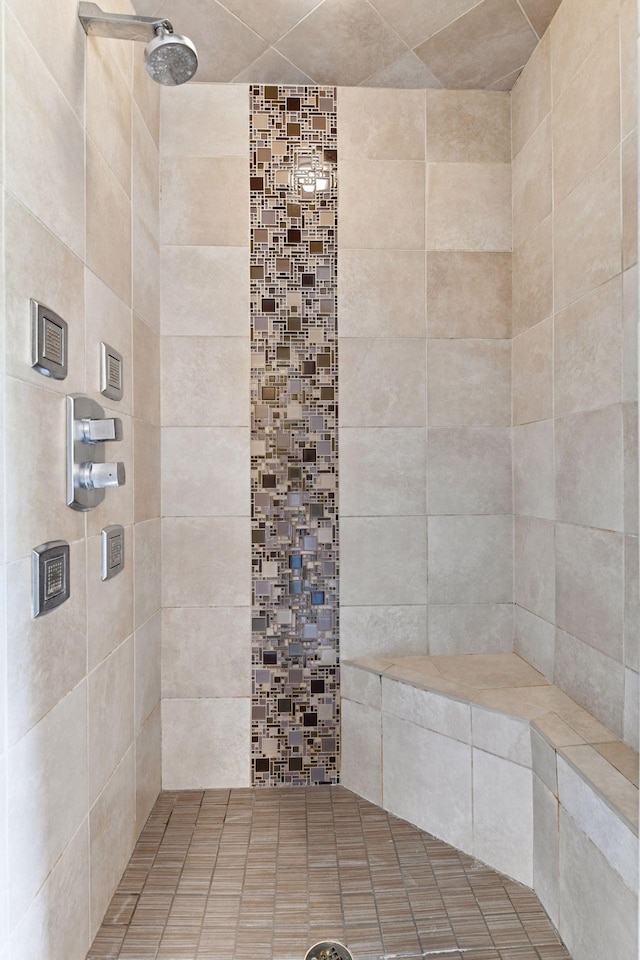 154 Babcock Ln, Wayzata, MN 55391 - bathroom with tiled shower