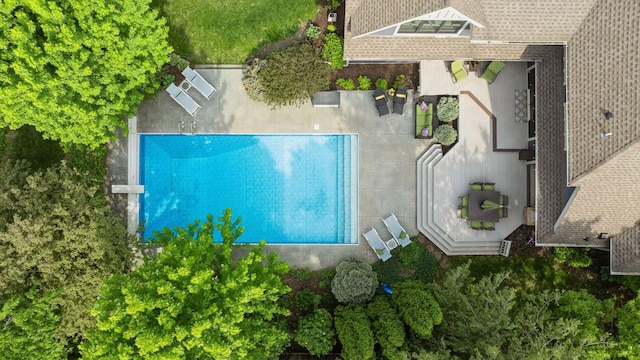 154 Babcock Ln, Wayzata, MN 55391 - drone / aerial view of a pool