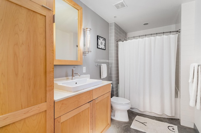 730 Stinson Blvd Unit 406, Minneapolis, MN 55413 - full bath featuring toilet, vanity, shower / tub combo with curtain, and concrete flooring